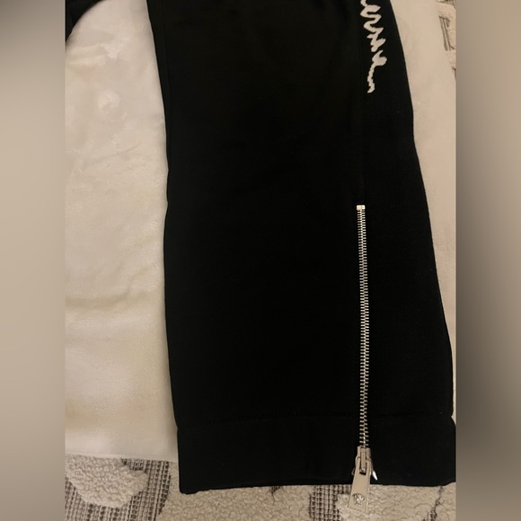 Versace GV Sweatpants - Picture 4 of 5